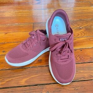 Kizik Lima Merlot Step in Sneakers Size 11 Women & Size 9.5 Men’s NWOB